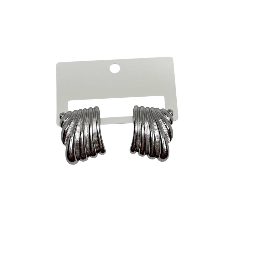 Everly Studs